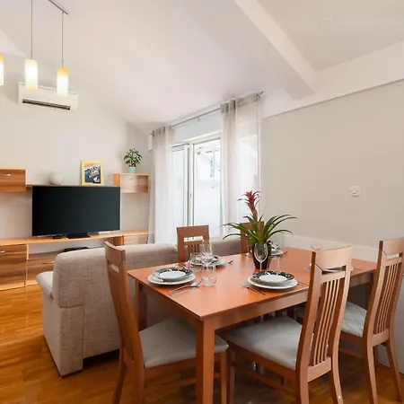 Melbourne Penthouse - Centre * Makarska