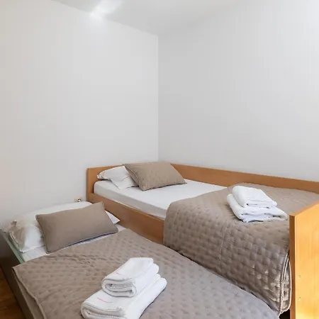 Melbourne Penthouse - Centre