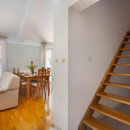Melbourne Penthouse - Centre Apartamento Makarska